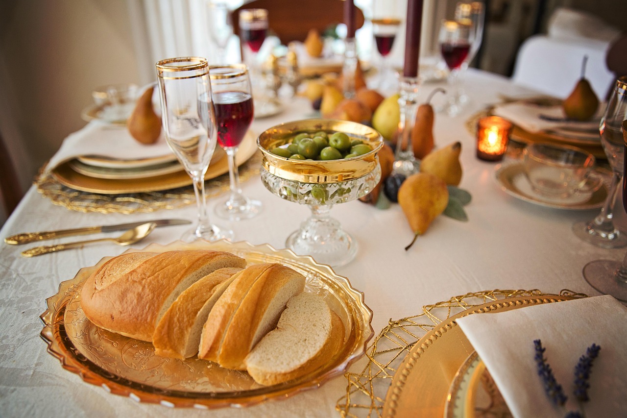 Thanksgiving, thanksgiving dinner, table — "Get Hooked on Boxing Frenzy at BoxingBite"