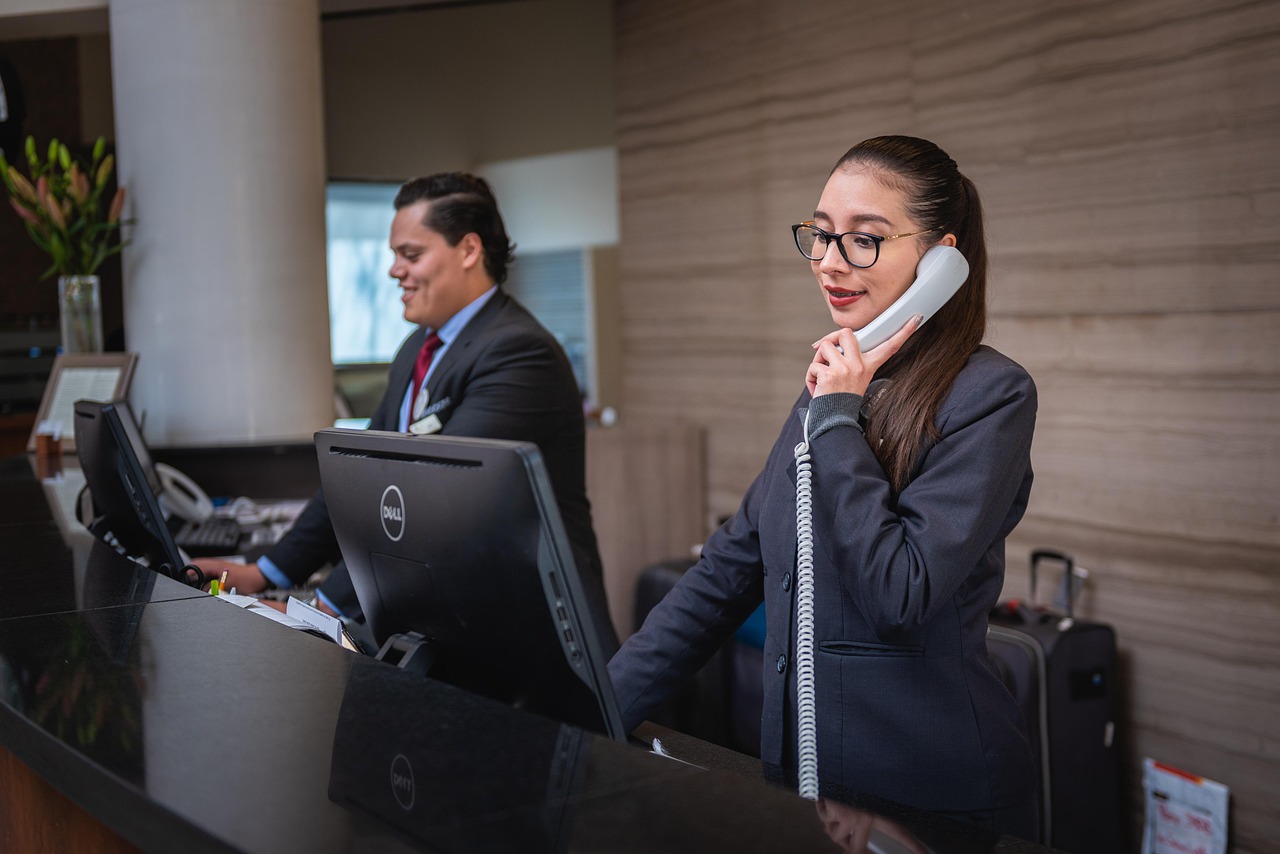 Receptionists, phone call, hotel — How do I choose the best PDF to JPG converter?