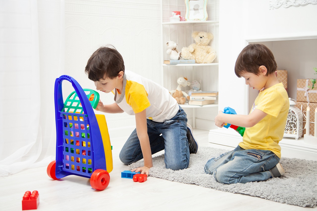 Games, kids, entertainment — Playing online poker games