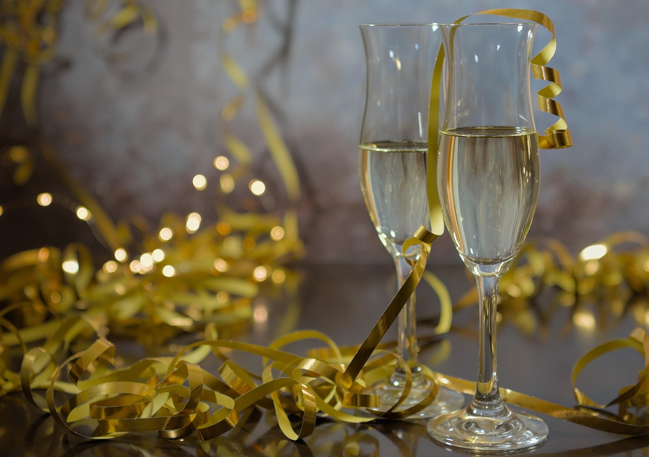Sylvester, happy new year, sparkling wine — Stay Ahead of the Game with UFACAM Gambling Strategies