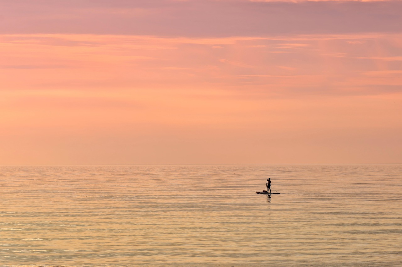 Sea, paddle boarding, sunset — The Fanbase Behind Rayo Vallecano de Madrid