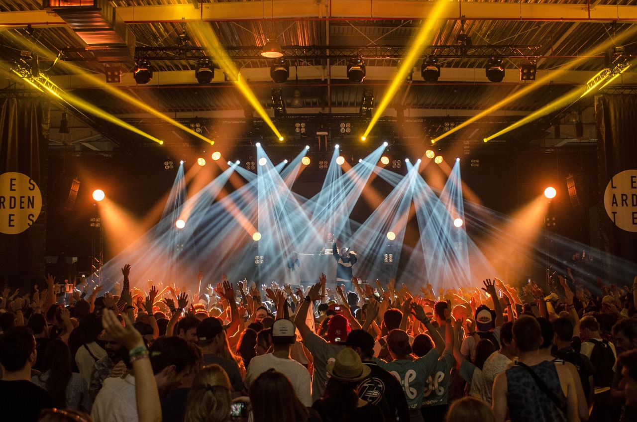 Audience, band, concert — Trusted Choices: Exploring Major Toto Site Benefits