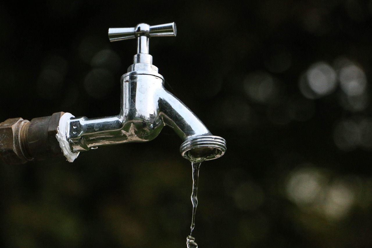 Faucet, water, nature — Why Is It Better To Play At Online Casinos Rather Than Offline?